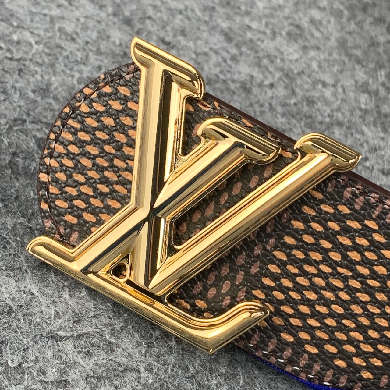 LV Dimension 40mm Reversible Belt