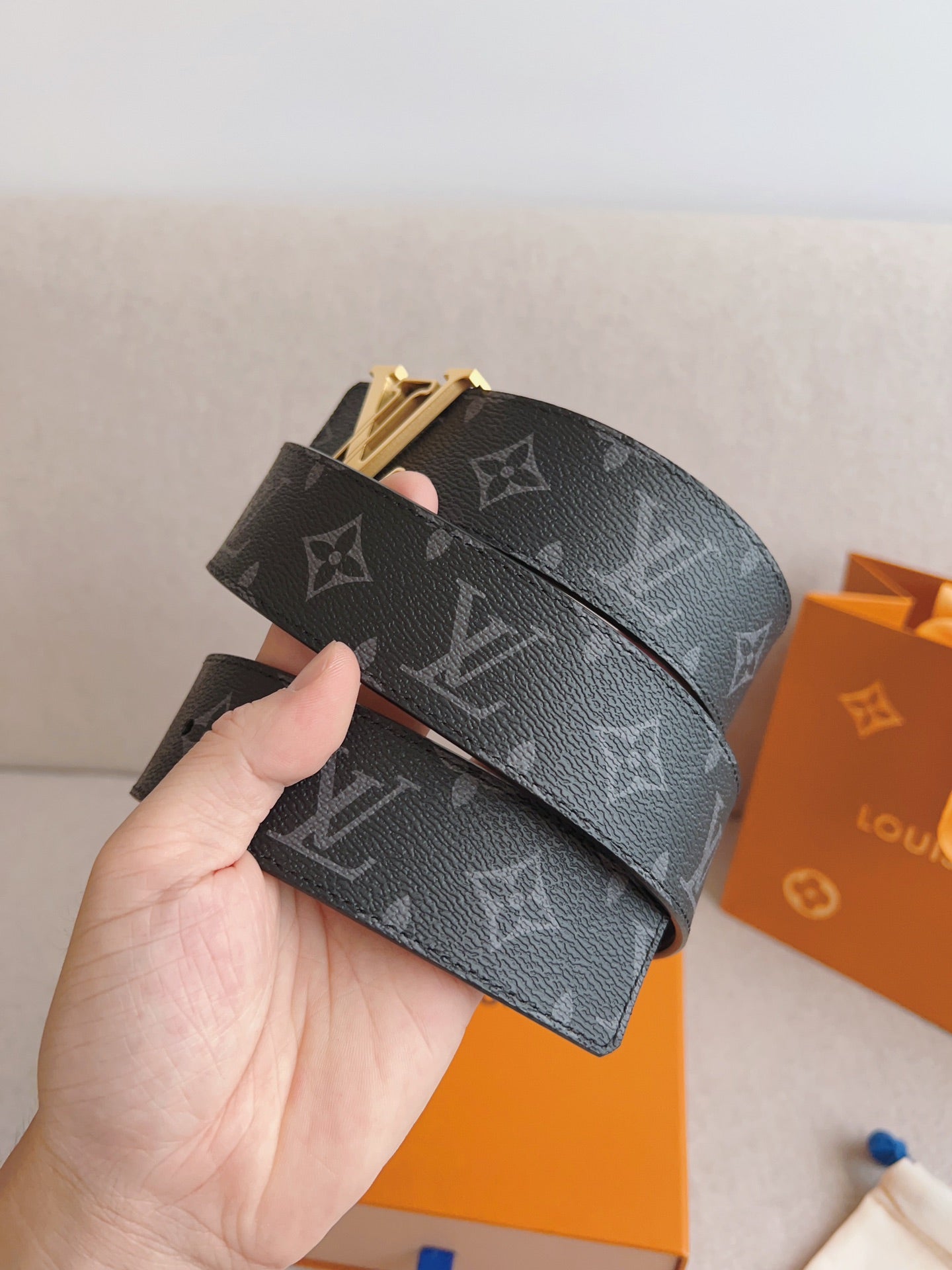 LOUIS VUITTON LV 25S BELT 40 MM IN BLACK MIX GREY CALFSKIN 593205
