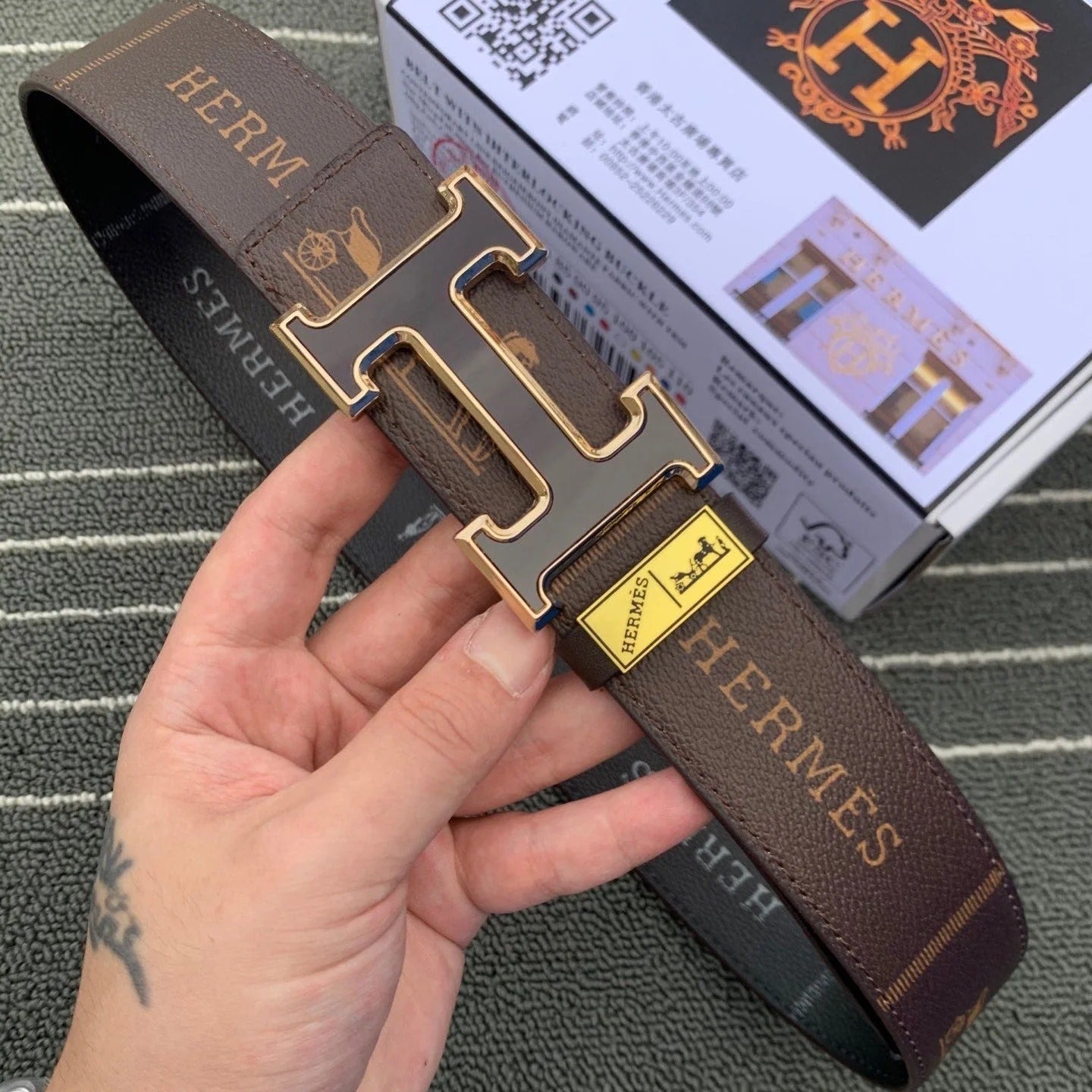 Title |Hermès belt