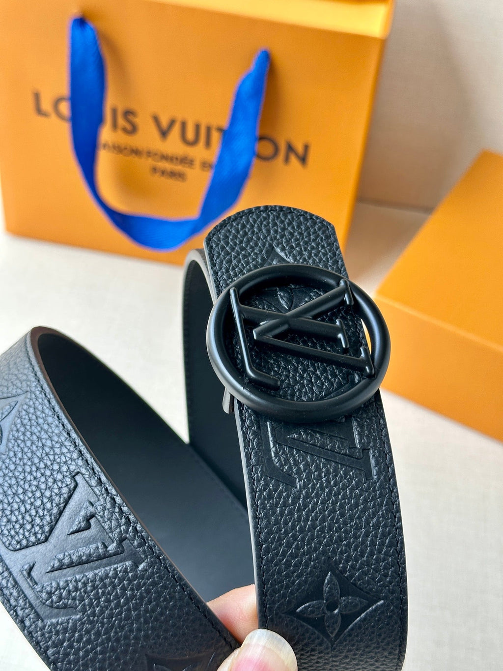 LOUIS VUITTON LV 25S BELT 40 MM IN BLACK CALFSKIN 593264