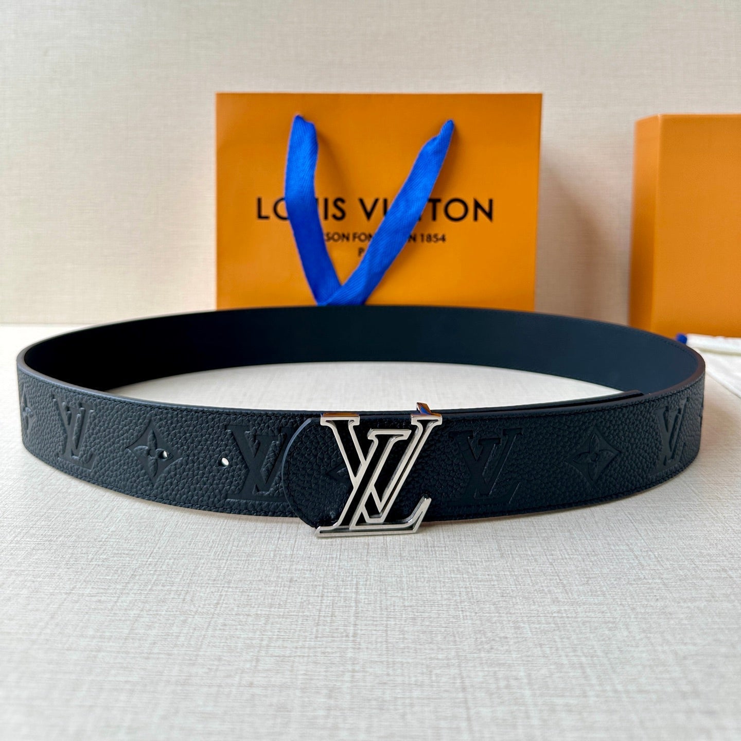 LOUIS VUITTON LV 25S BELT 40 MM IN BLACK CALFSKIN WITH SILVER HARDWARE 593266