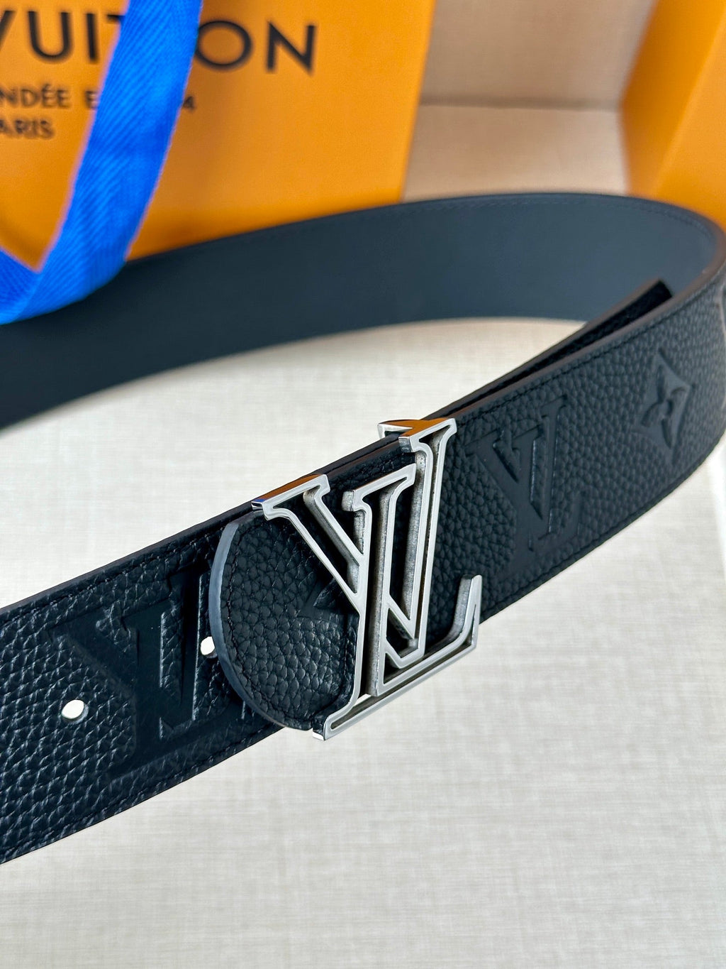 LOUIS VUITTON LV 25S BELT 40 MM IN BLACK CALFSKIN WITH SILVER HARDWARE 593266