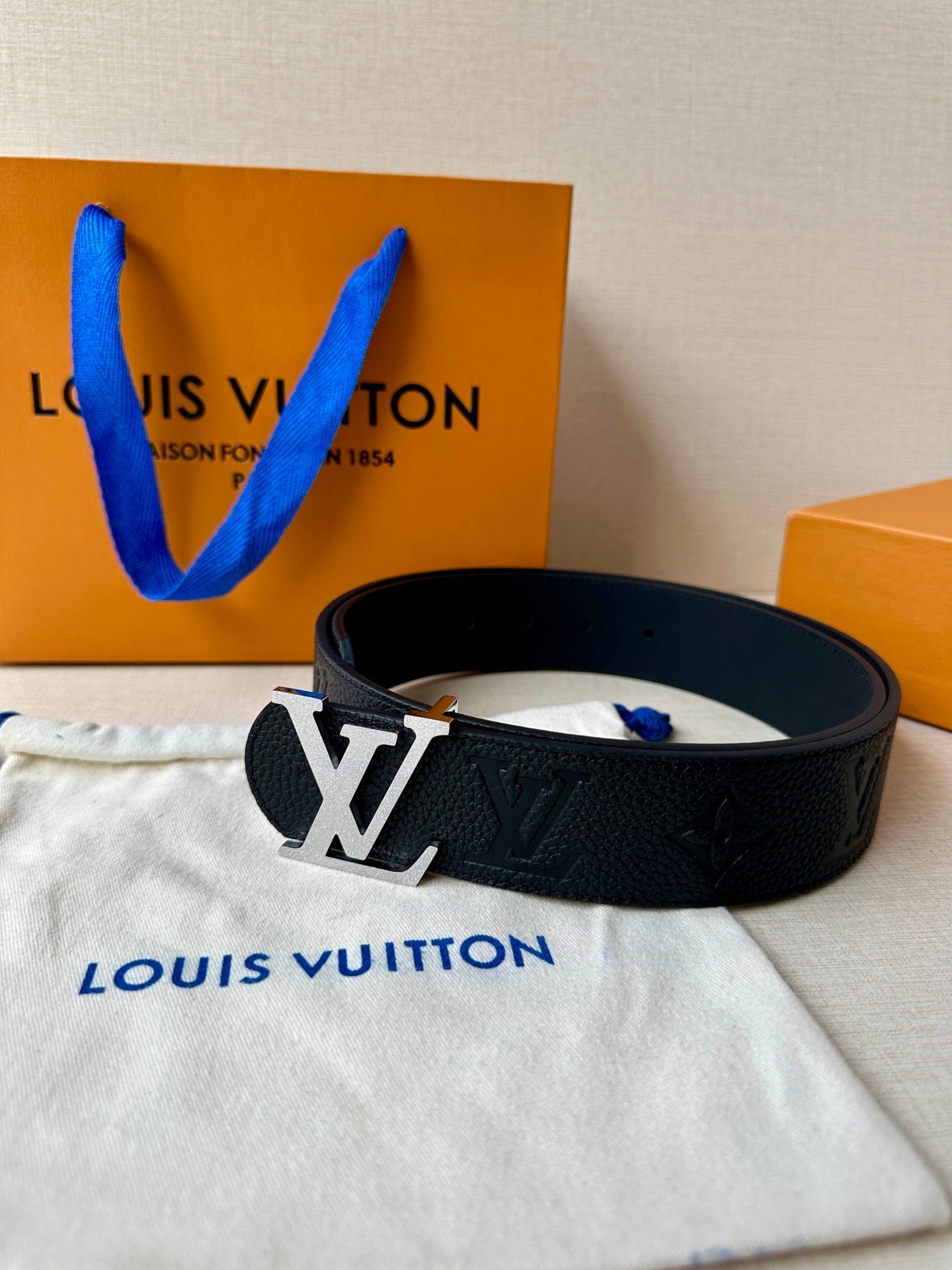 LOUIS VUITTON LV 25S BELT 40 MM IN BLACK CALFSKIN WITH SILVER HARDWARE 593267