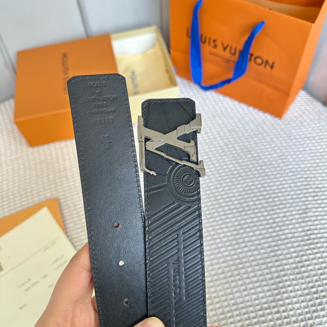 LOUIS VUITTON LV 25S BELT 40 MM IN BLACK CALFSKIN 593226