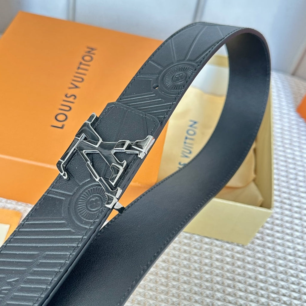 LOUIS VUITTON LV 25S BELT 40 MM IN BLACK CALFSKIN 593226